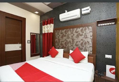 Hotel Pop 84604 Krishna Resort