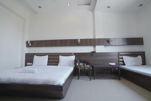 Hotel Amar Palace By Wb Inn