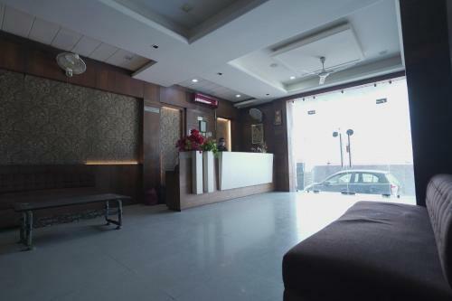 Hotel Amar Palace By Wb Inn