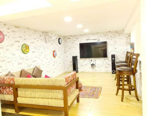 Antilia Villa - Luxurious/ac/swimming Pool