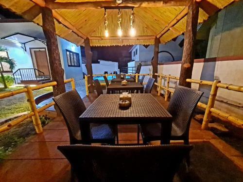Nilgiri Villa With Swimming Pool