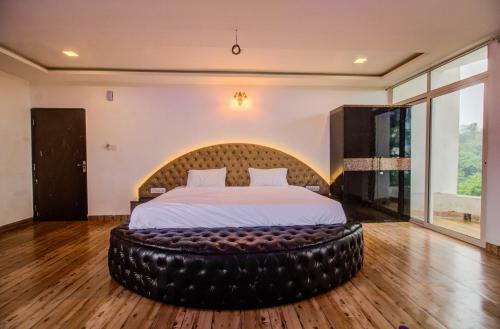 The Mountain Mist Hotel