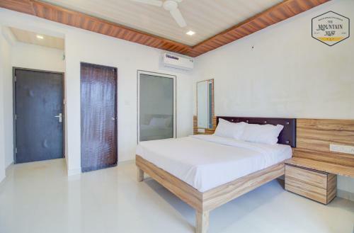The Mountain Mist Hotel