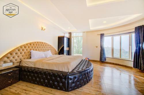 The Mountain Mist Hotel