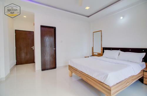 The Mountain Mist Hotel