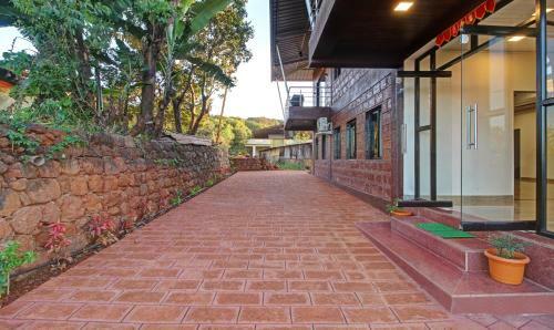 Hotel Treebo Trend Raaya Regency