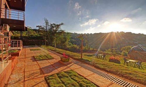 Hotel Treebo Trend Raaya Regency