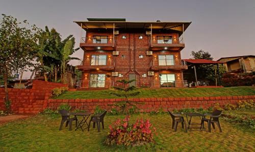 Hotel Treebo Trend Raaya Regency