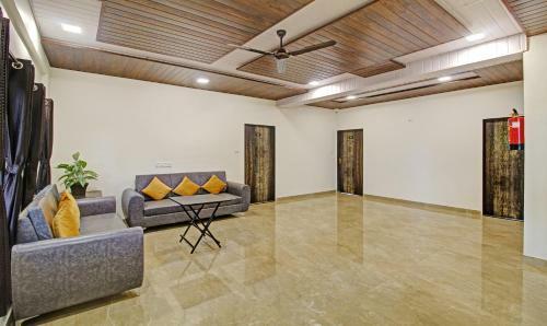 Hotel Treebo Trend Raaya Regency