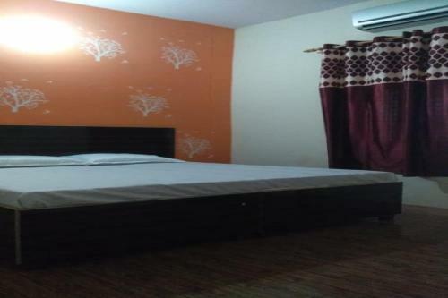 Pop 83609 Hotel Royal Apple