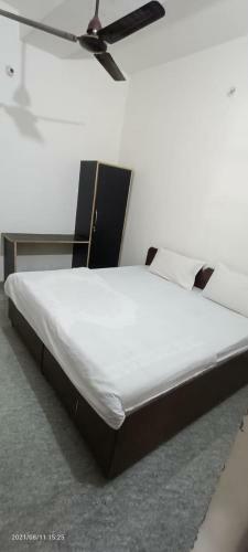 Spot On 82205 Hotel Royal Green