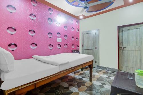 Hotel Oyo 85846 Royal Inn