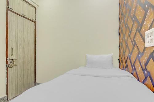 Hotel Oyo 85846 Royal Inn