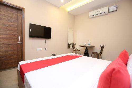 Oyo 27743 Hotel Platina