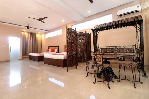 Oyo 27743 Hotel Platina