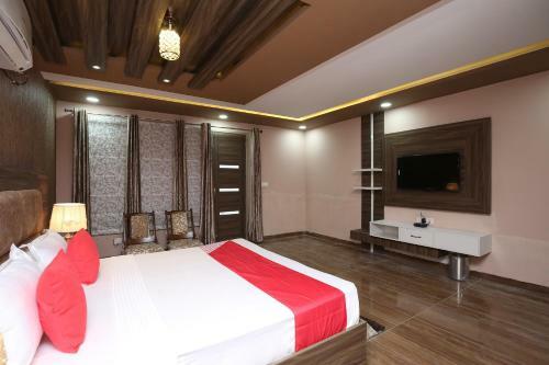 Oyo 27743 Hotel Platina
