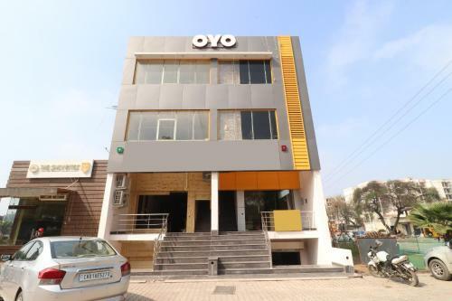 Oyo 27743 Hotel Platina