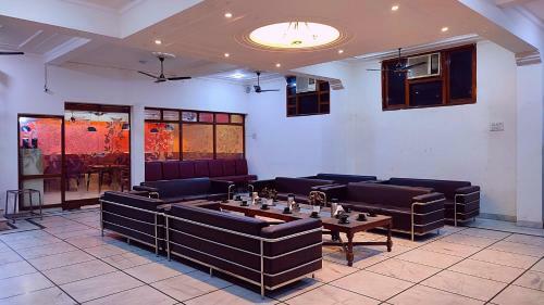 Hotel Mahesh By Shrigo Hotels