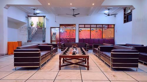 Hotel Mahesh By Shrigo Hotels