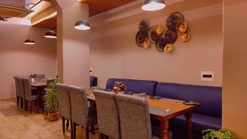Hotel Mahesh By Shrigo Hotels