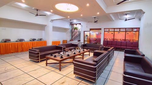 Hotel Mahesh By Shrigo Hotels