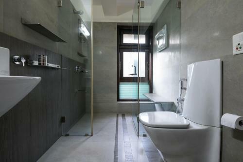 Stayvista At Shiraz Villa
