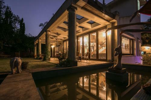 Stayvista At Shiraz Villa