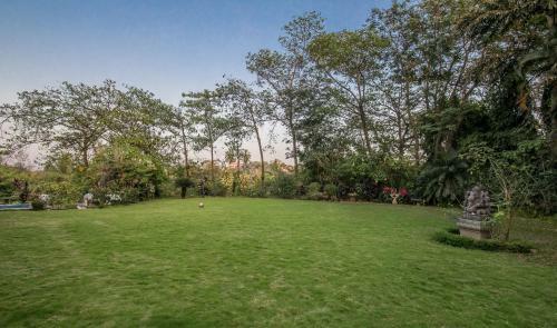 Stayvista At Shiraz Villa