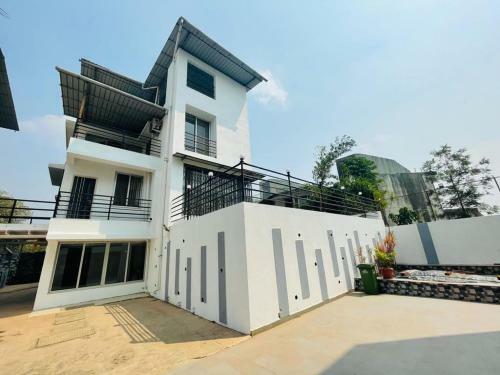 Kohinoor Villa 3bhk AC With Private Pool