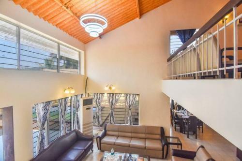 Joe's Villa