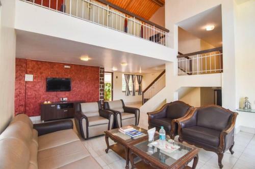 Joe's Villa