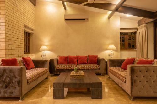 Myna Villa