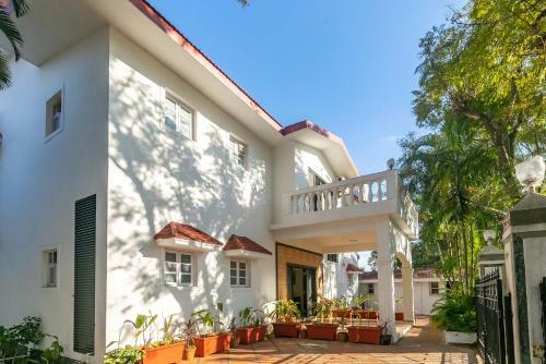 Villa Stayvista At Casa Ela
