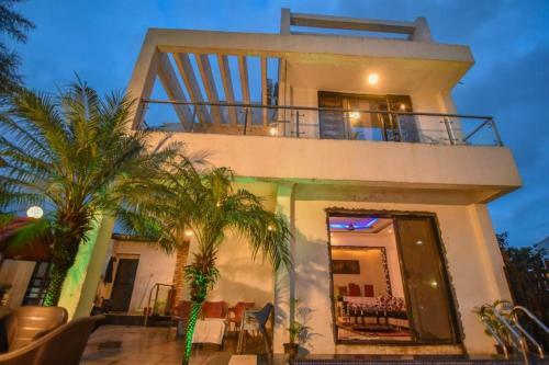 Villa White Bunglows