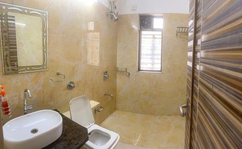 Luxury Ashhville 4 Bhk Pool+lawn Villa