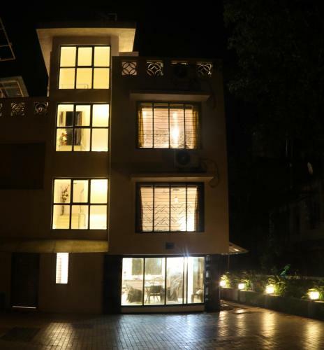 Luxury Ashhville 4 Bhk Pool+lawn Villa