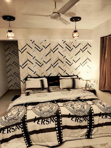 Luxury Ashhville 4 Bhk Pool+lawn Villa