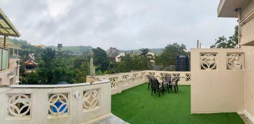 Luxury Ashhville 4 Bhk Pool+lawn Villa