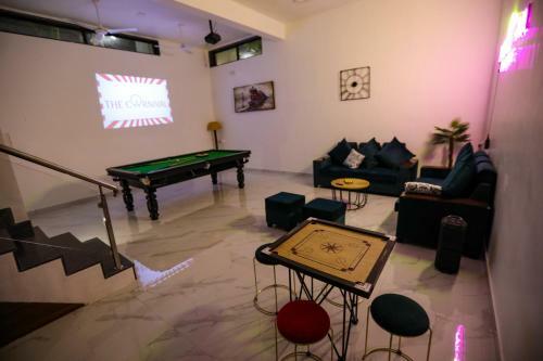 The Carnival Villa