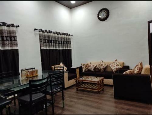 Friendzz Villa