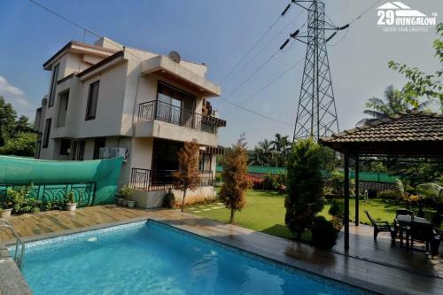 Naqib Villa