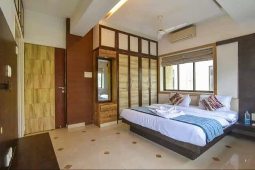 Villa Swastik Royale, Luxury Leisure