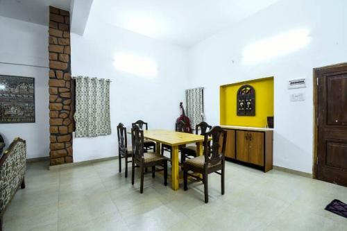 Unique Villa - Spacious And Plus-size 4 Bedroom Villa With Pool