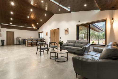 Villa Saffronstays Jade Gardens