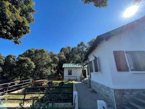The 3 Oaks: Rustic 4br Villa W/ Pool Table & Games