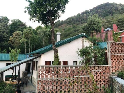 The 3 Oaks: Rustic 4br Villa W/ Pool Table & Games