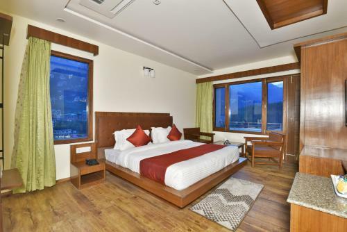 Hotel Ashapuri Residency Manali