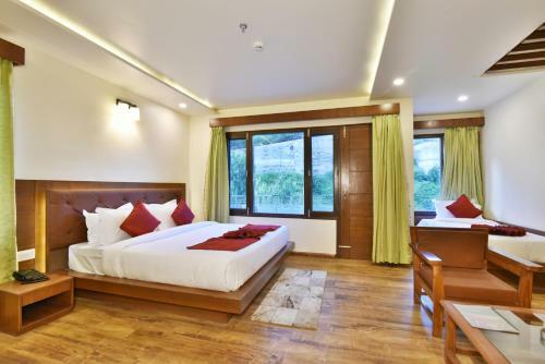 Hotel Ashapuri Residency Manali