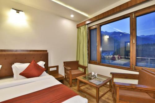 Hotel Ashapuri Residency Manali