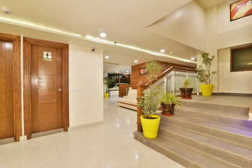 Hotel Ashapuri Residency Manali
